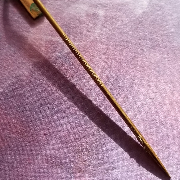 Relisted -Vintage cross stick pin gold tone crucifix brooch - Picture 9 of 16